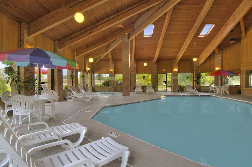 Baymont By Wyndham Muskegon Hotel Exterior foto