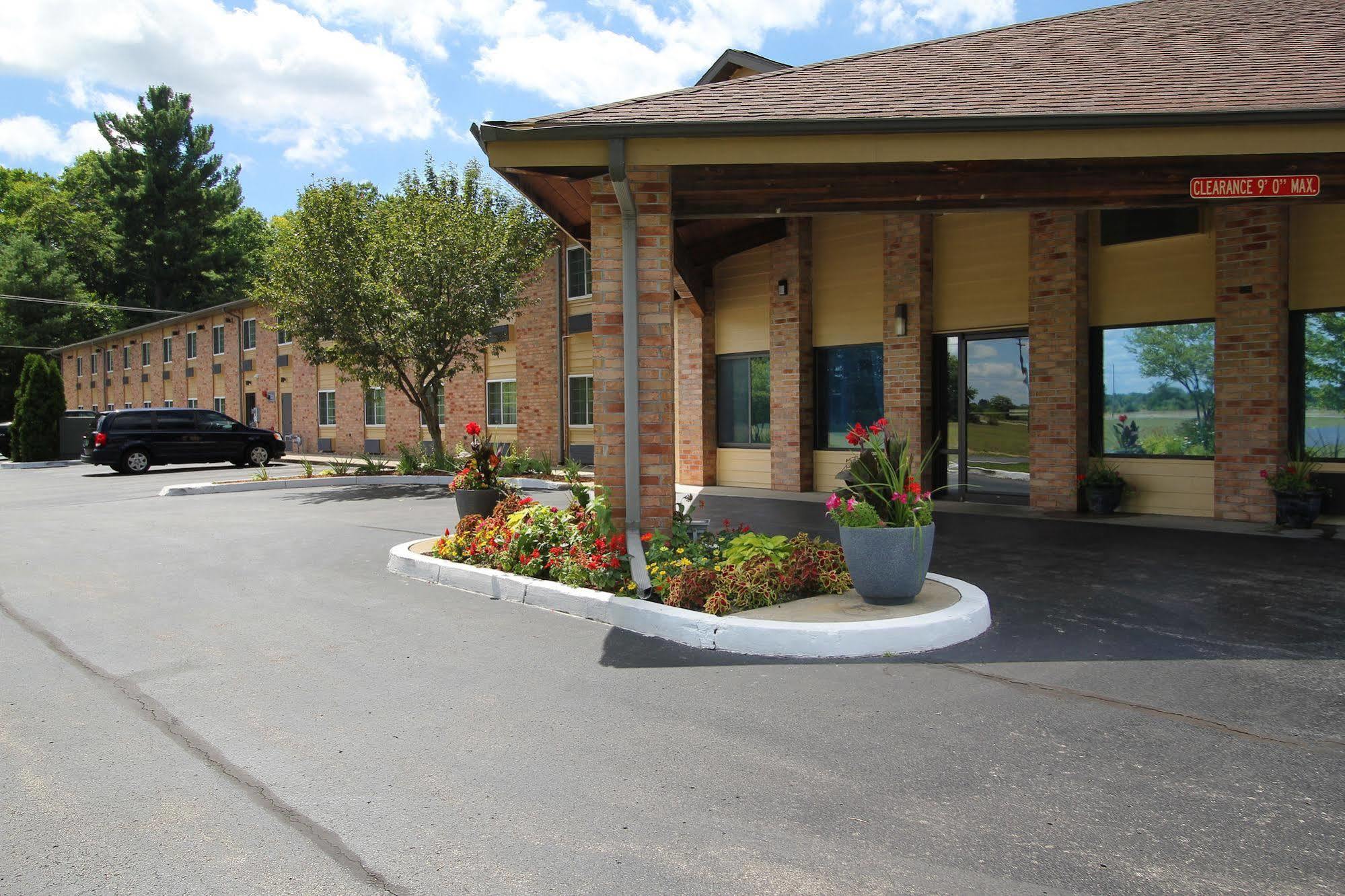 Baymont By Wyndham Muskegon Hotel Exterior foto